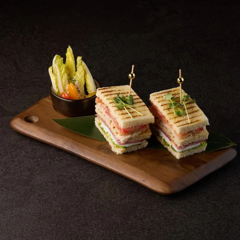Club sandwich plated on the main section
